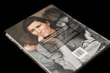 Load image into Gallery viewer, RETROGRAPHIC History’s Most Exciting Images in Living Colour